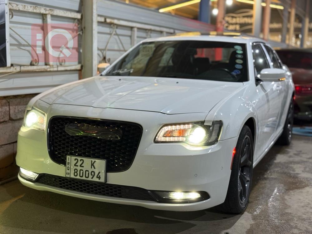 کرایسلەر 300